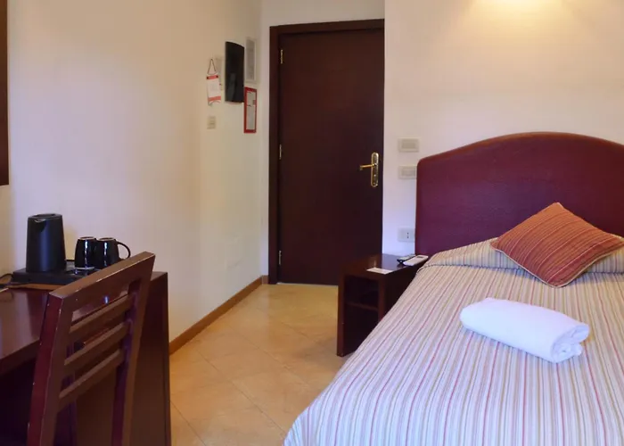 Hotel Cardinal Of Florence - Recommended For Ages 25 To 55